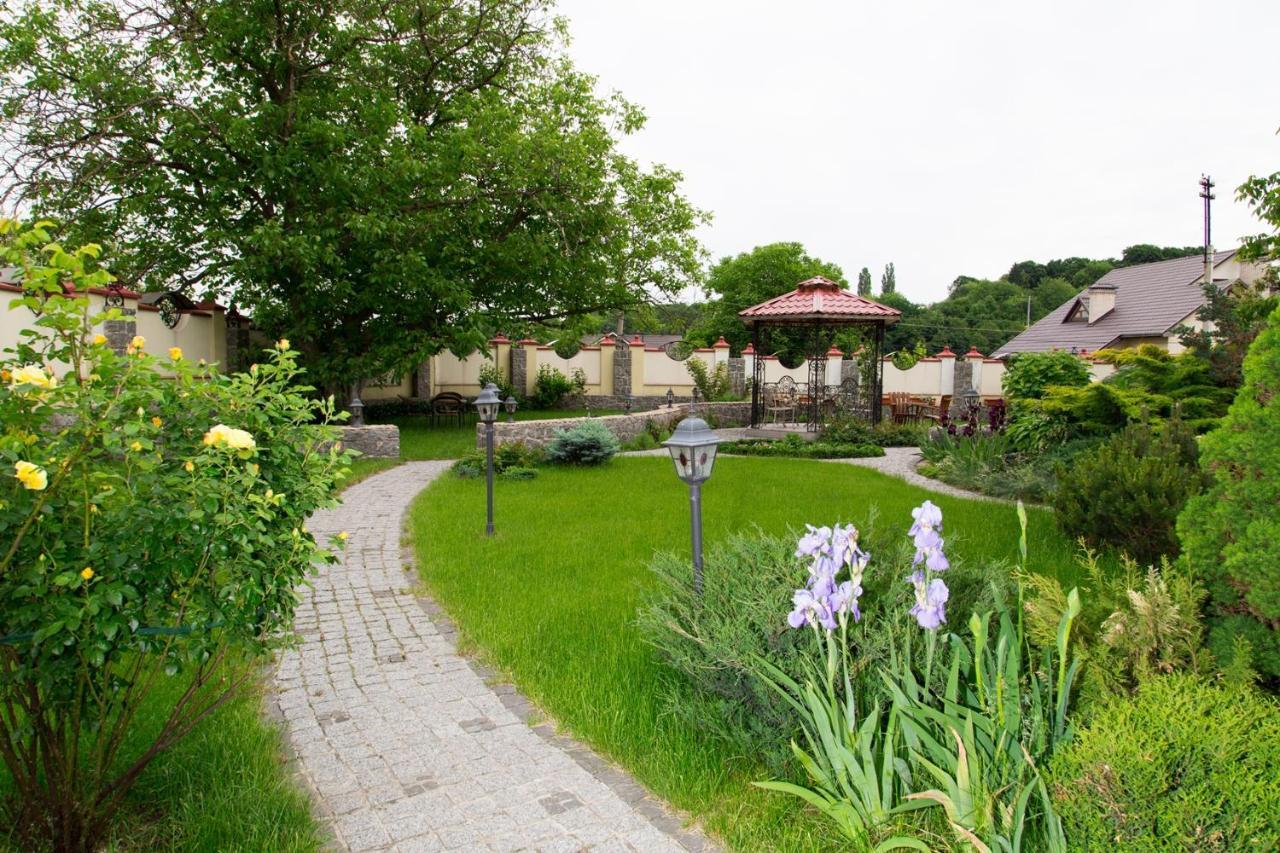 Villa Oselya Kiev Luaran gambar