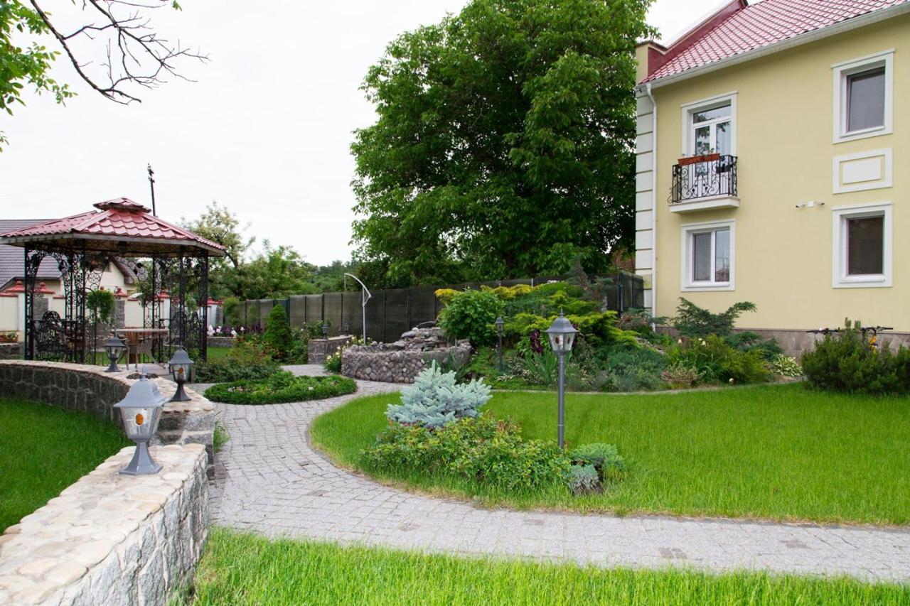 Villa Oselya Kiev Luaran gambar