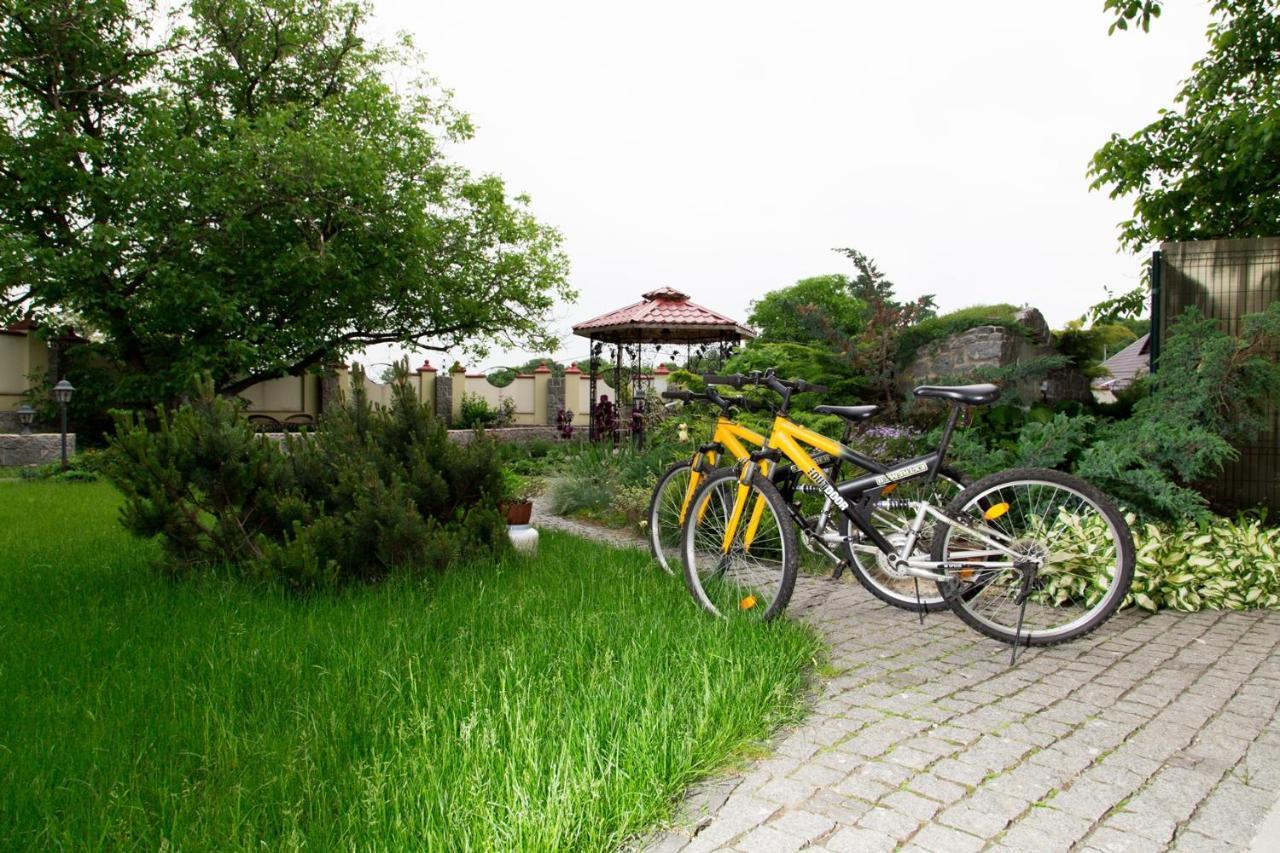Villa Oselya Kiev Luaran gambar